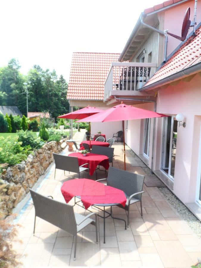 Pension Am Kirschgarten Goessweinstein Exterior photo